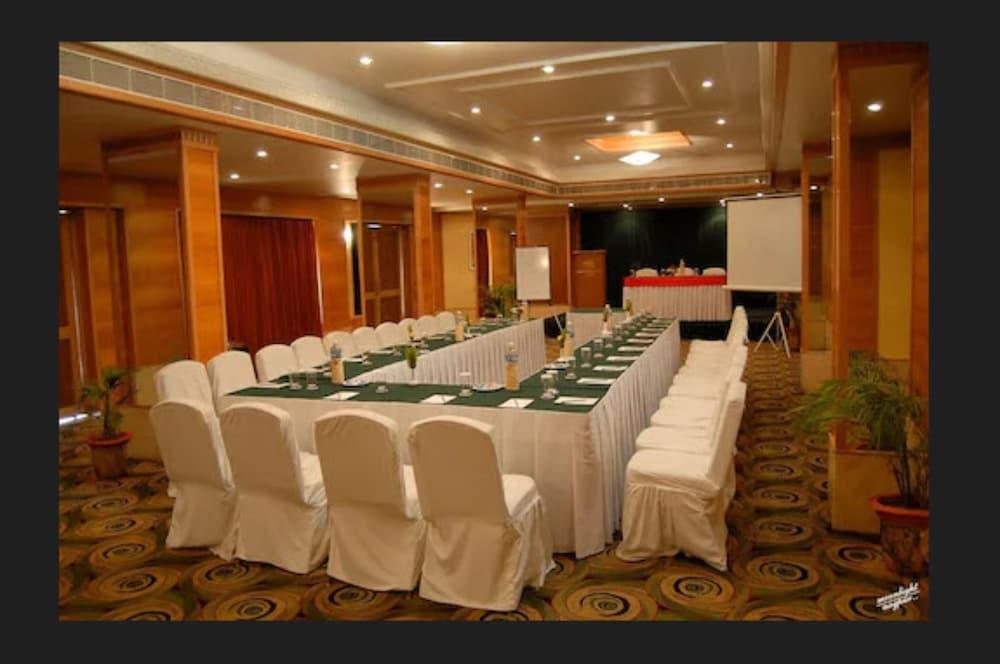 The Pride Hotel, Nagpur Eksteriør bilde